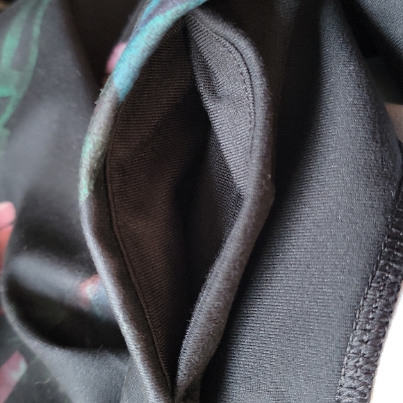 Lucy Studio Hatha Capri Leggings Black Tropical Print Size XL - Picture 5 of 9